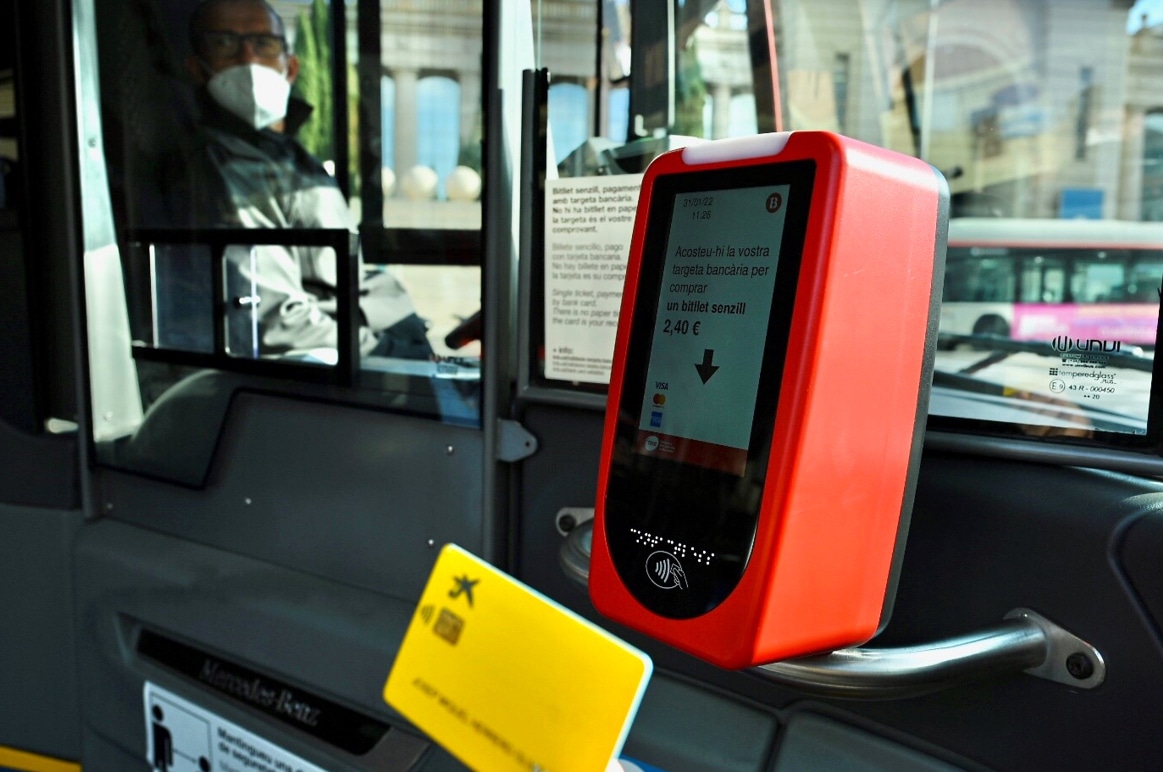 Barcelona-bus-open-loop