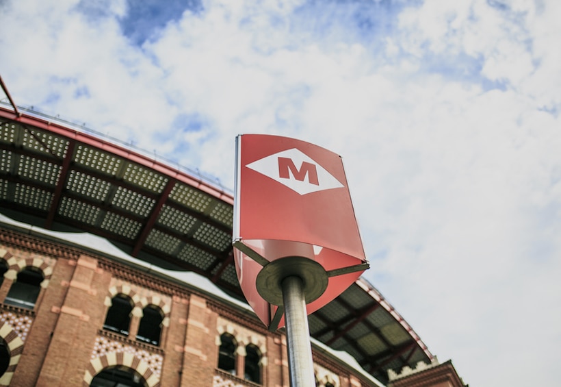 Barcelona Metro sign